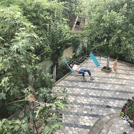 Bajo Guest House クタイシ エクステリア 写真