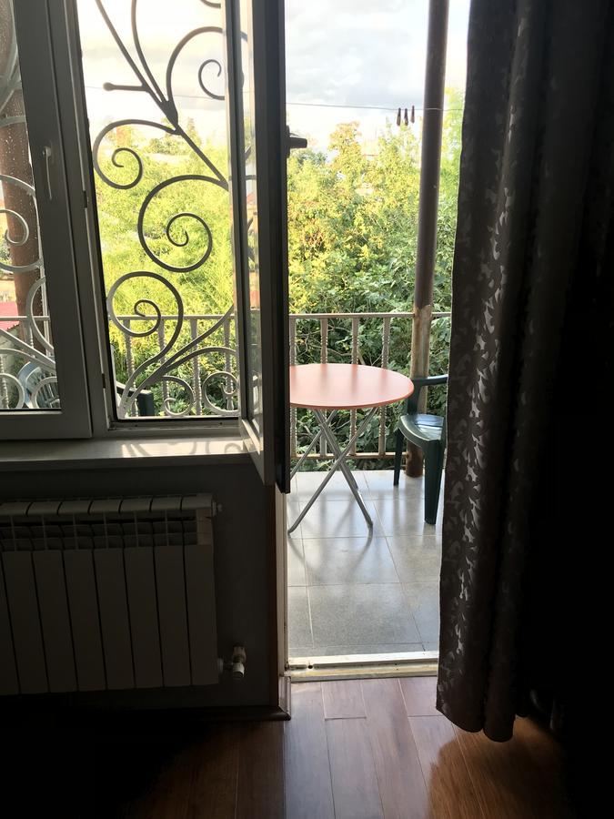 Bajo Guest House クタイシ エクステリア 写真