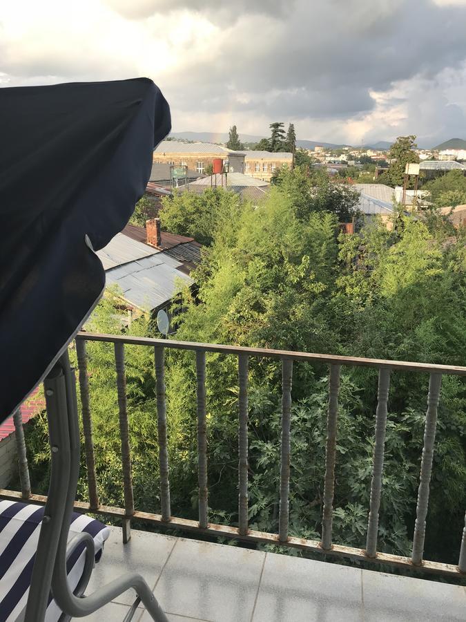 Bajo Guest House クタイシ エクステリア 写真