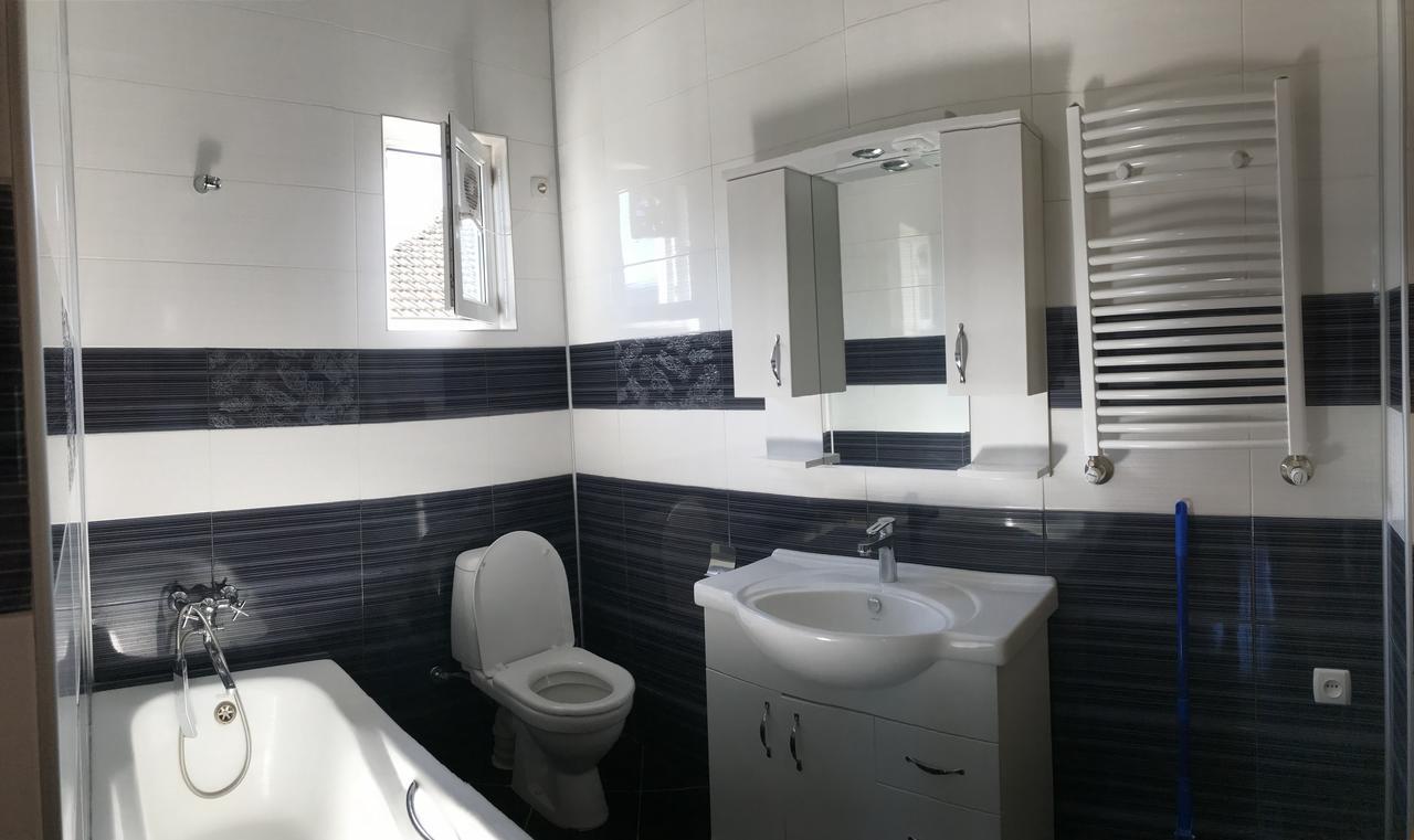 Bajo Guest House クタイシ エクステリア 写真